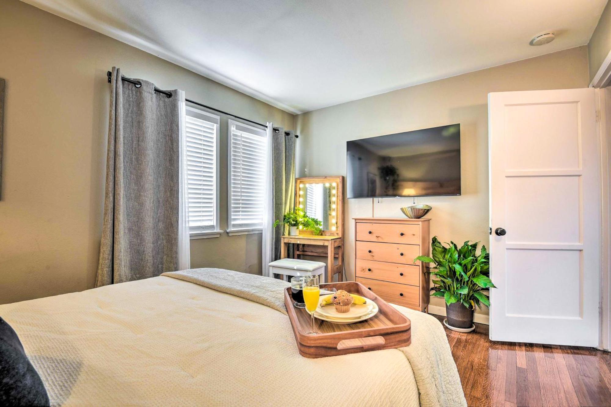 Vila Stylish And Modern Burbank Gem With Private Yard! Exteriér fotografie