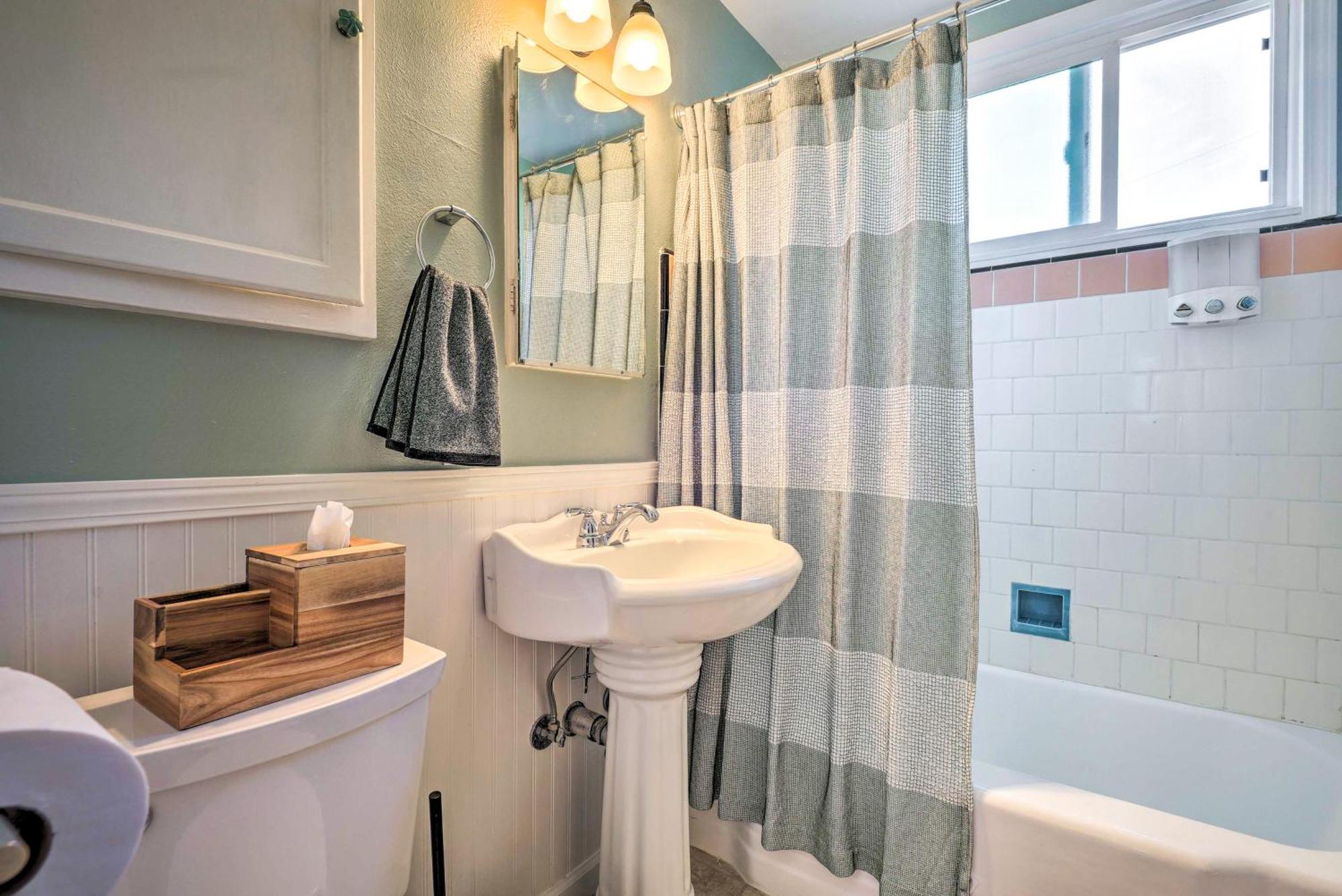 Vila Stylish And Modern Burbank Gem With Private Yard! Exteriér fotografie